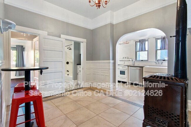 Building Photo - 222 21st Street
