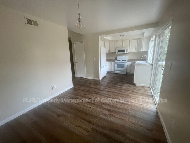 Foto del edificio - 1325 Glenwood Dr