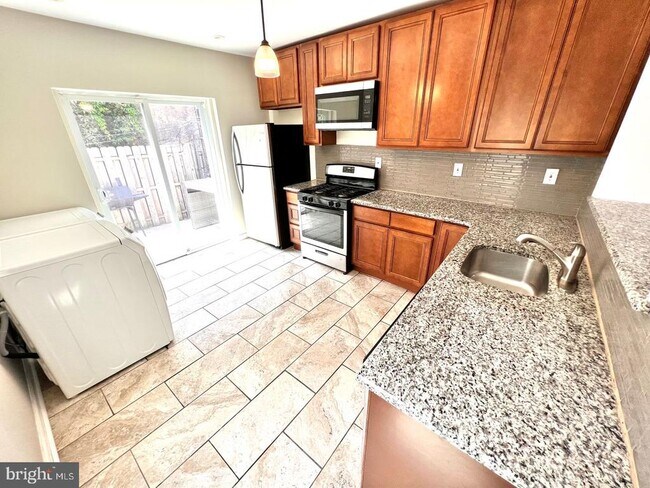 Foto del edificio - 2202 E Lehigh Ave