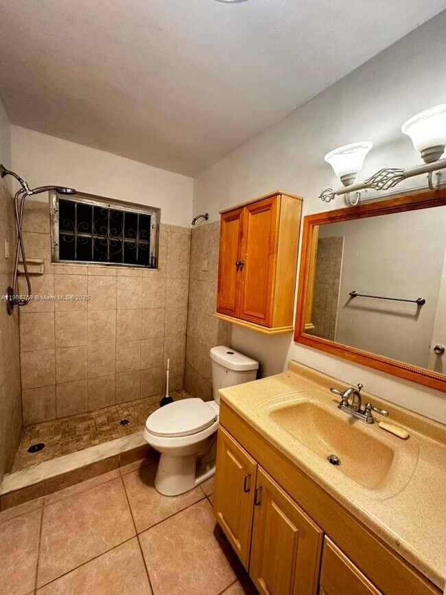 Foto del edificio - 1850 Arthur St