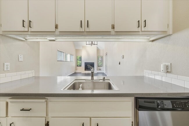 Photo - 339 SE 146th Ave Townhome