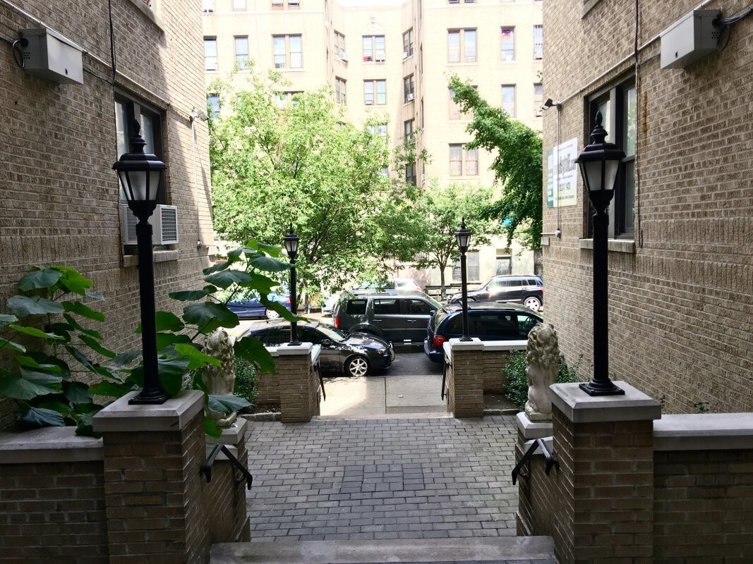 Primary Photo - 616 Academy St