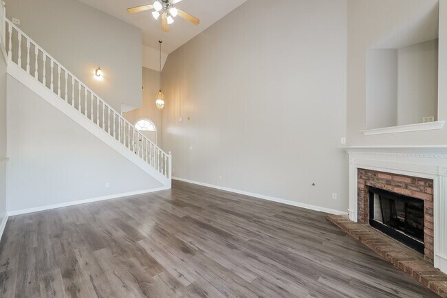 Building Photo - 10076 Sutton Ridge Ln
