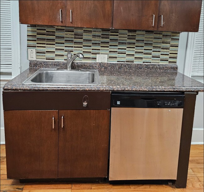 Foto del edificio - 1830 W 17th St