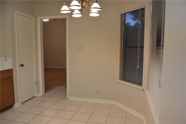 Building Photo - 4902 Smokey Valley