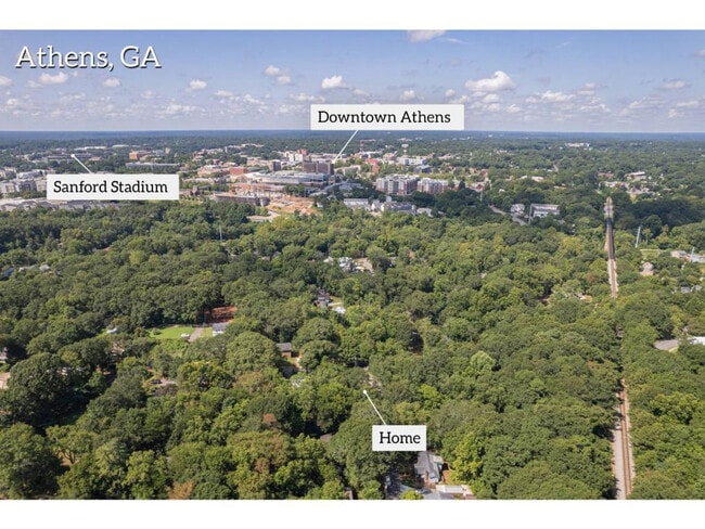 Building Photo - 145 Griffeth St