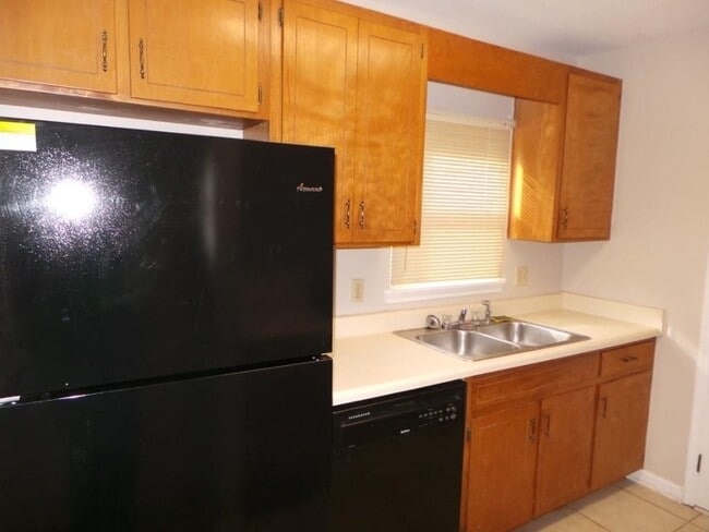 Foto del edificio - 1506 Twin Lakes Cir