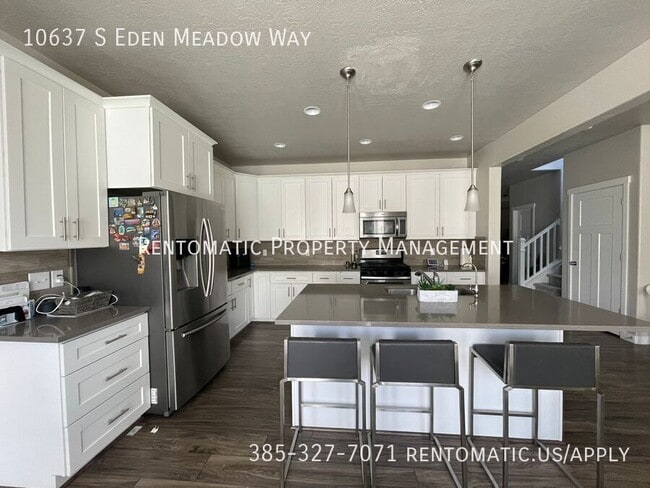 Building Photo - 10637 Eden Meadow Way