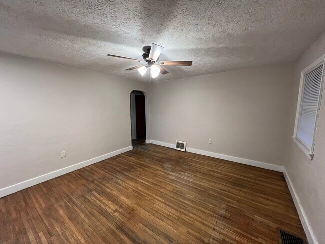 Front room - 3623 Horn Ave