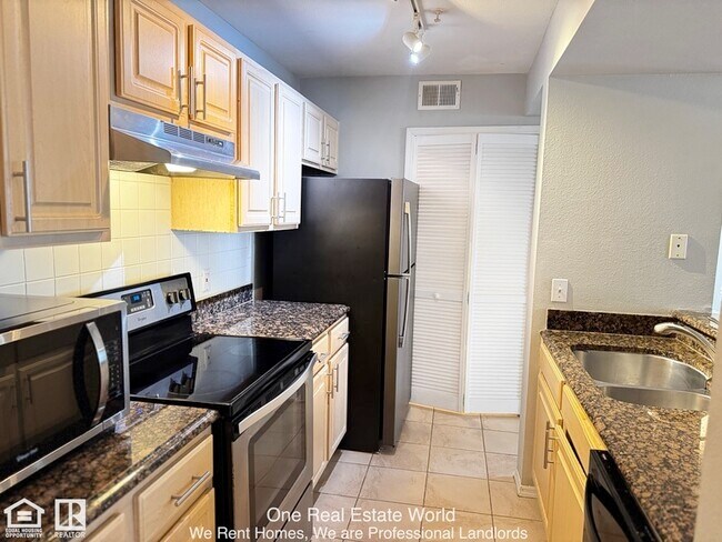 Building Photo - 425 Summit Ridge Pl