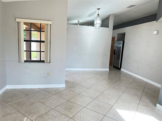 Building Photo - 1239 SW 140th Pl