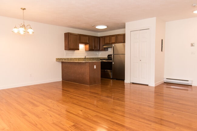 Dining room - 212 Fisher St