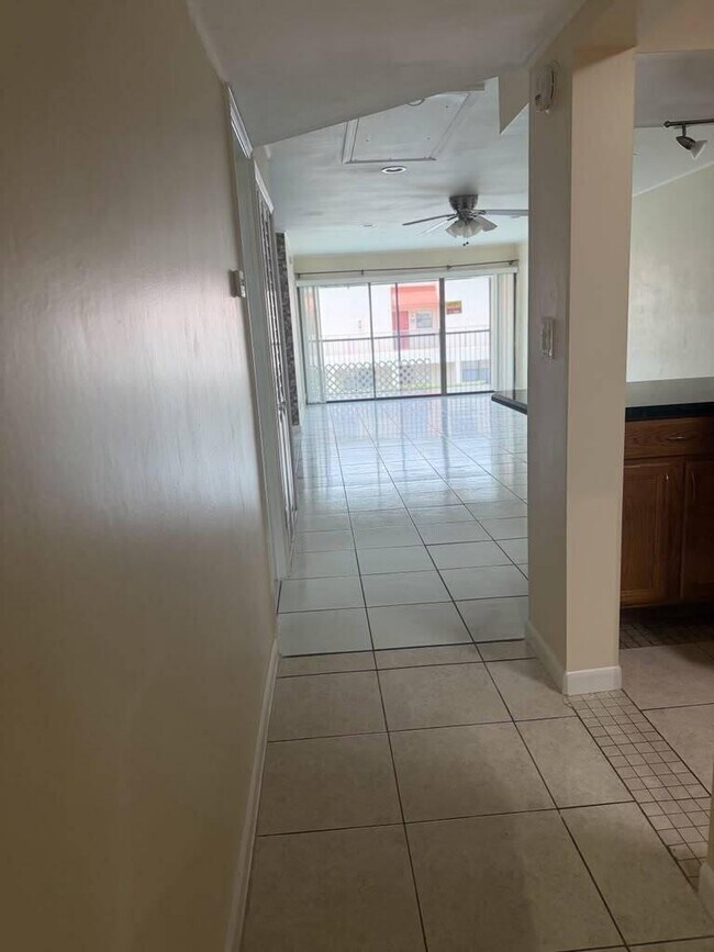 Foto del edificio - 2977 Riverside Dr