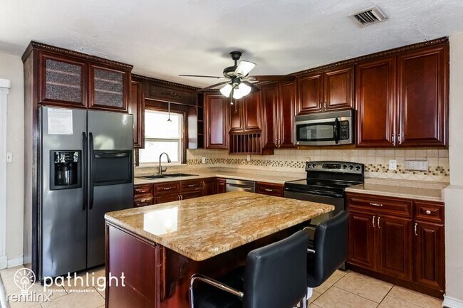 Foto del edificio - 3 br, 2 bath House - 5320 Hayden Blvd UNIT