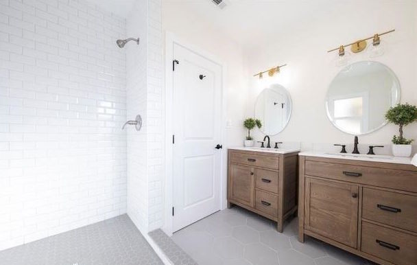 Foto del edificio - 4279 Walton Avenue