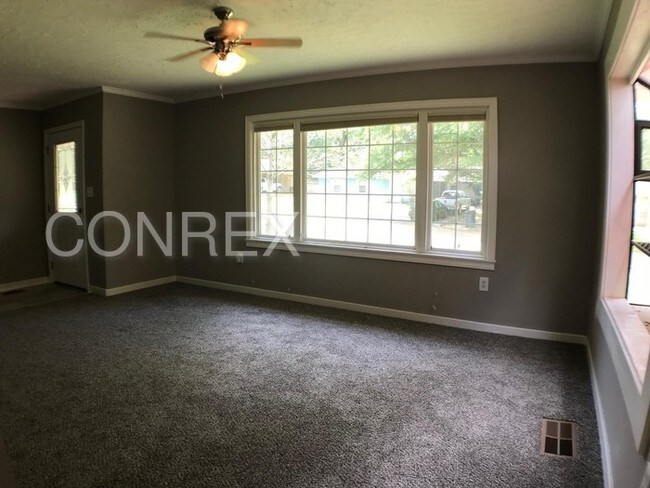 Building Photo - Big Space for a Small Price!