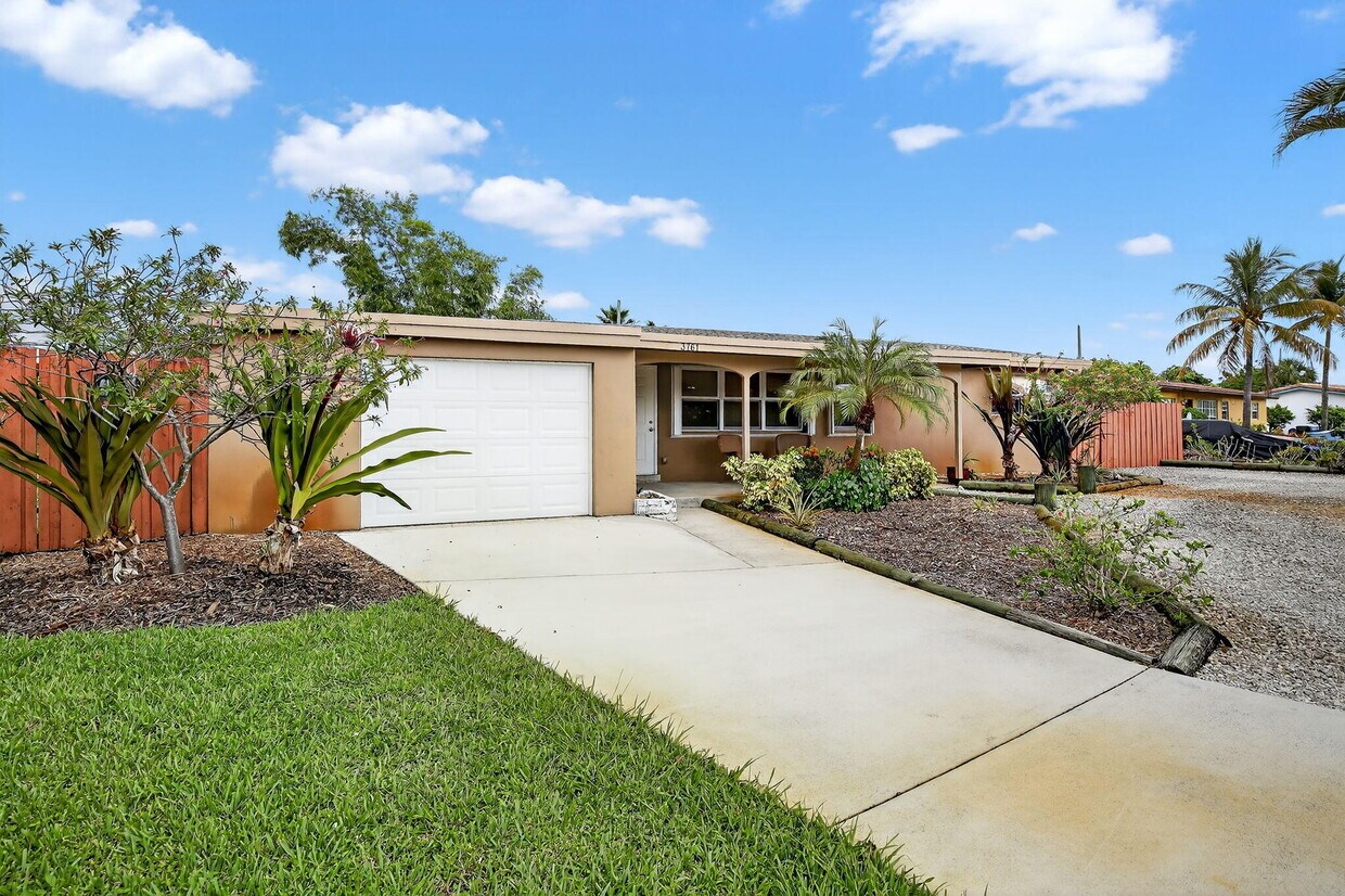 Primary Photo - 3761 SW 18th St