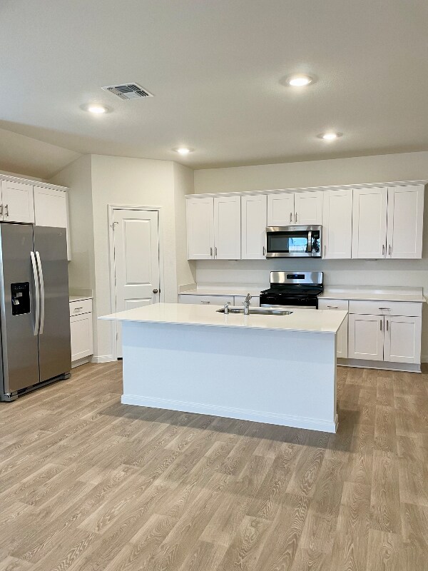 Building Photo - 320 Yosemite Dr