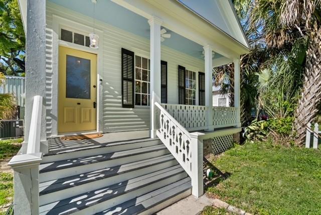 Building Photo - 934 Conti St