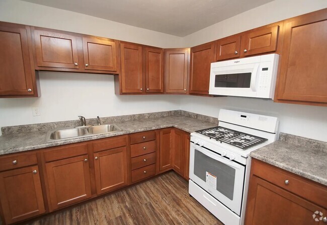 Building Photo - 18 Riverview Ln