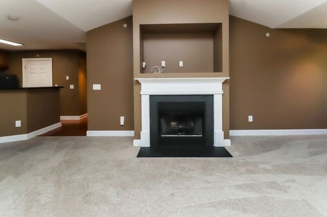 Building Photo - 6762 Mallard Park Dr
