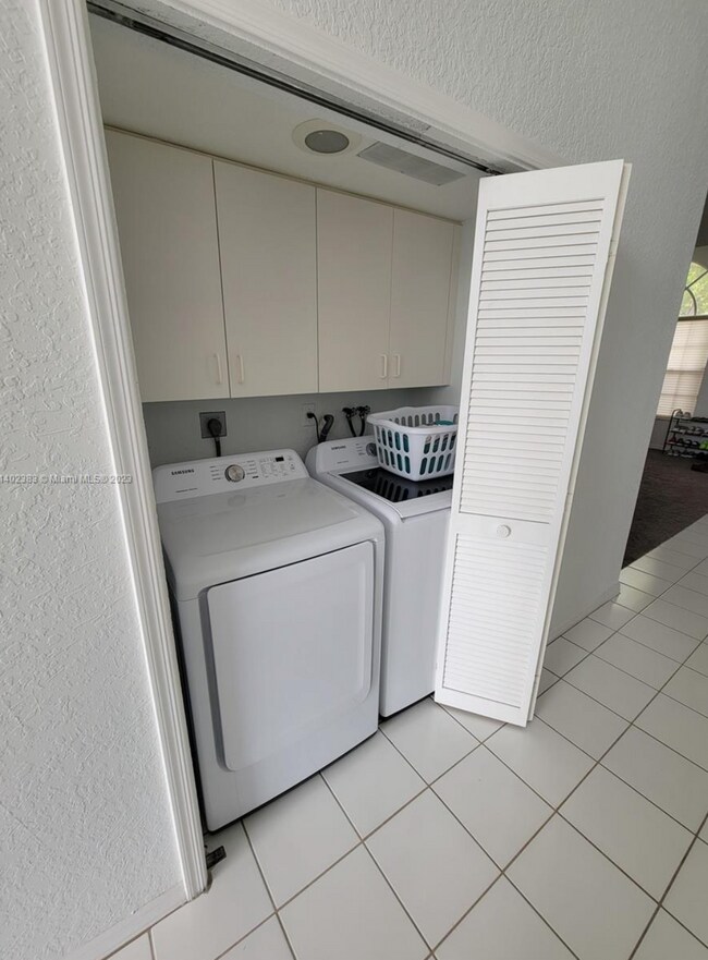 Foto del edificio - 5213 NW 105th Ct