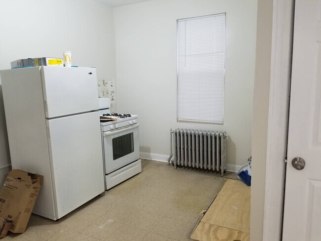 Foto del edificio - 244 E 196th St