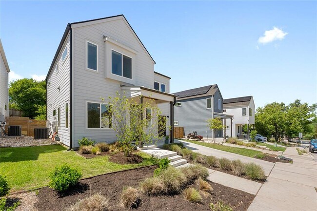 Building Photo - 1200 Sarabeth Way