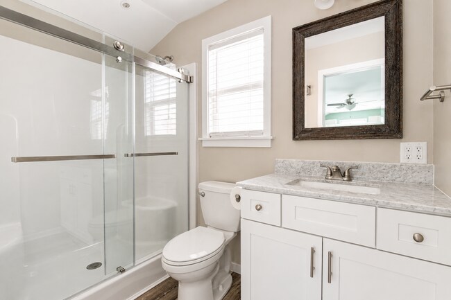 Foto del edificio - Brand-New Pet-Friendly Tiny Home with Utilities Included & Private Deck