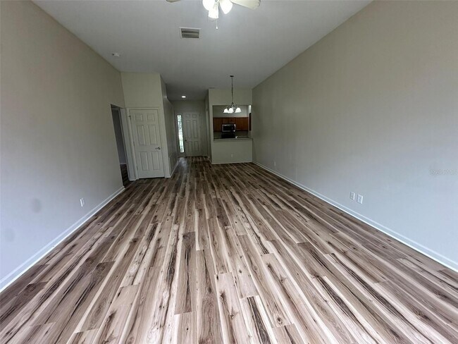 Foto del edificio - 14757 Wake Robin Dr