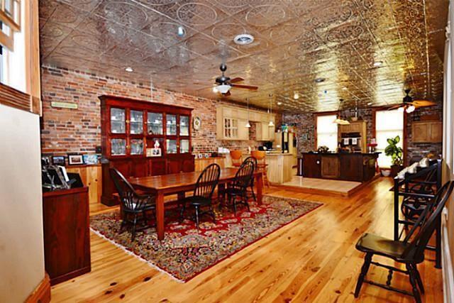 Primary Photo - 308 S College St