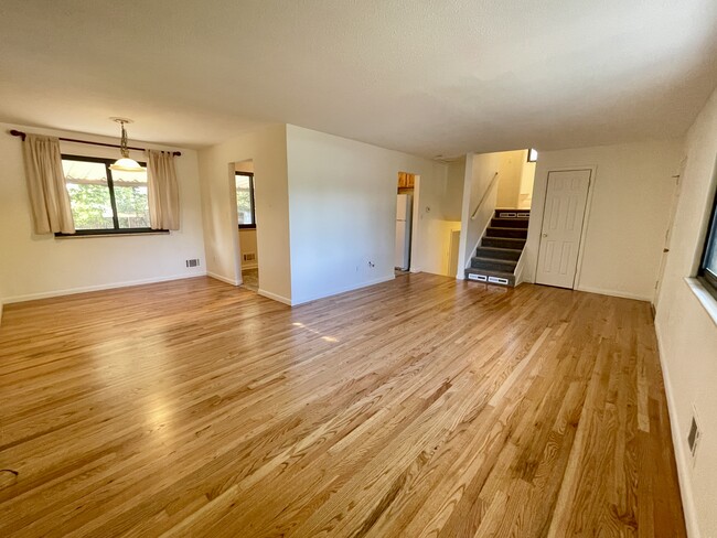 Building Photo - 12752 E Park Lane Dr