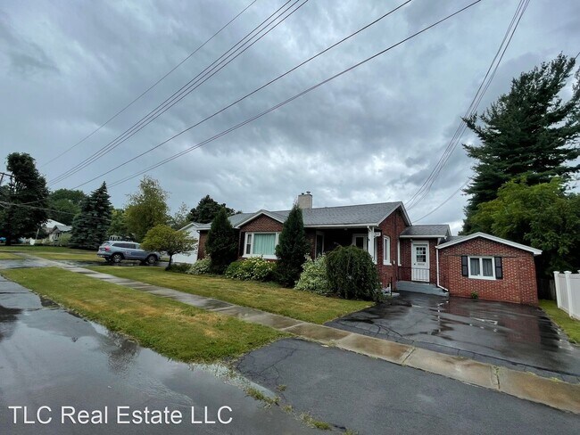 Foto del edificio - 3 br, 2 bath House - 342 Wight Dr