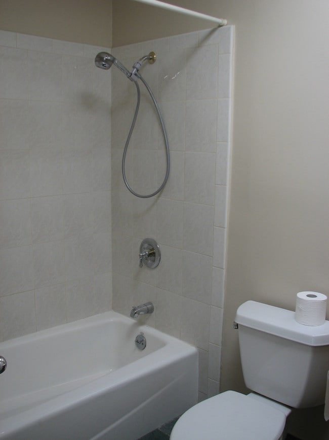 Building Photo - 809 Inverness Way