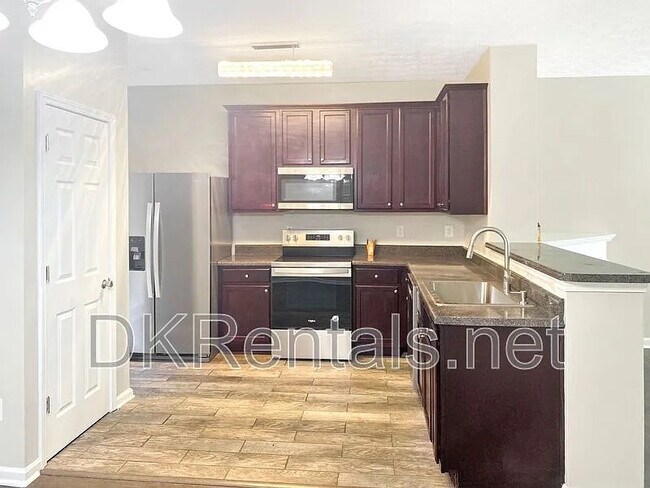 Foto del edificio - Room in Townhome on High Park Ln