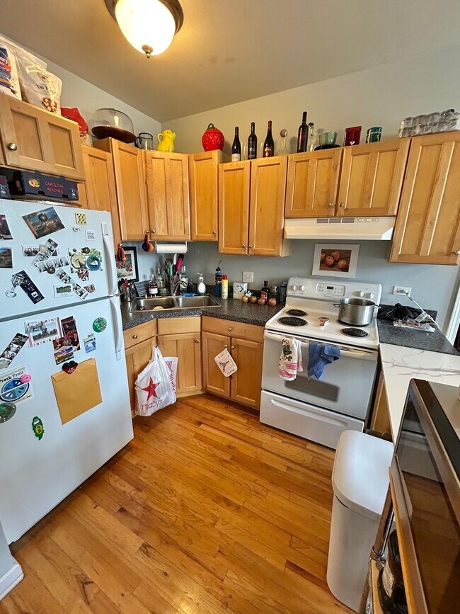 Building Photo - 3941 N Monticello Ave