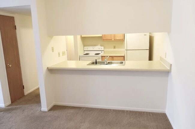 Building Photo - 608 N 4th St