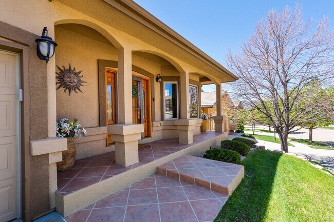 Building Photo - D20 Patio Home on the Golf Course views of...