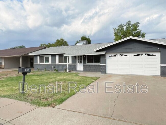 Building Photo - 1030 S Spur