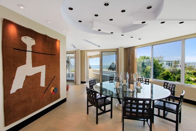 Building Photo - 186 Dune Rd