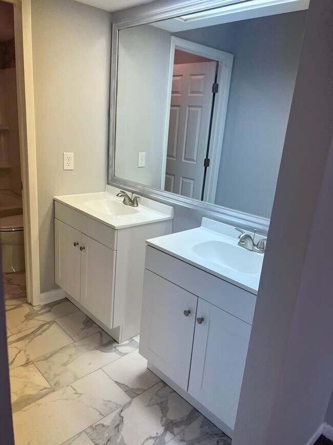 Foto del edificio - 2005 McMullen Ave