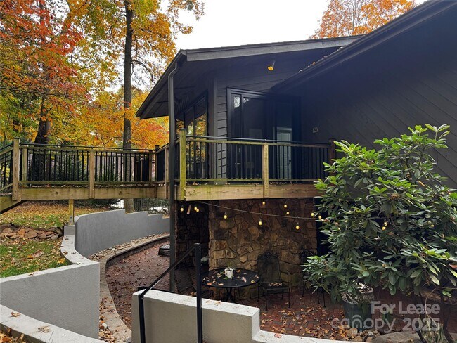 Building Photo - 210 Hargett Ct