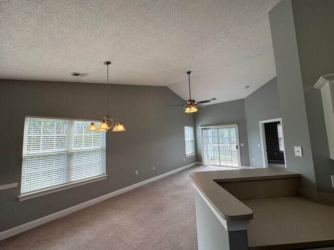 Building Photo - Myrtle Beach - 3 Bedroom / 2 Bathroom Condo