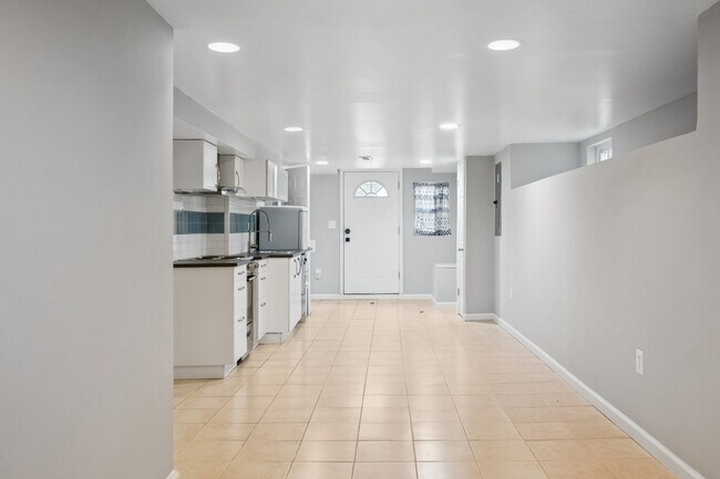 Building Photo - 608 Opus Ave
