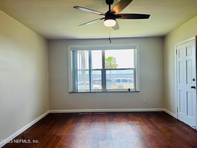 Foto del edificio - 1781 River Rd