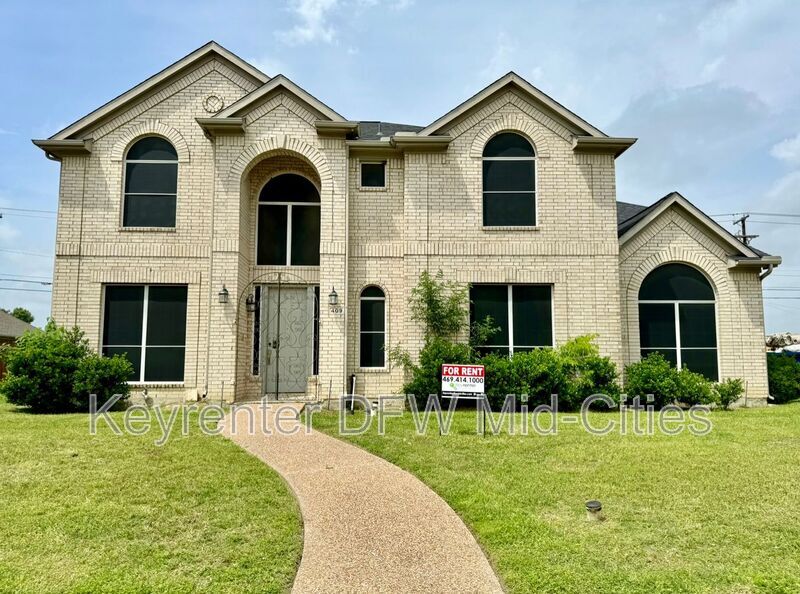 Primary Photo - 409 Royal Crest Dr