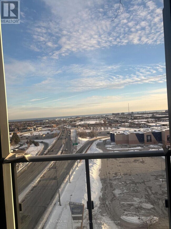 Building Photo - 1007 The Queensway