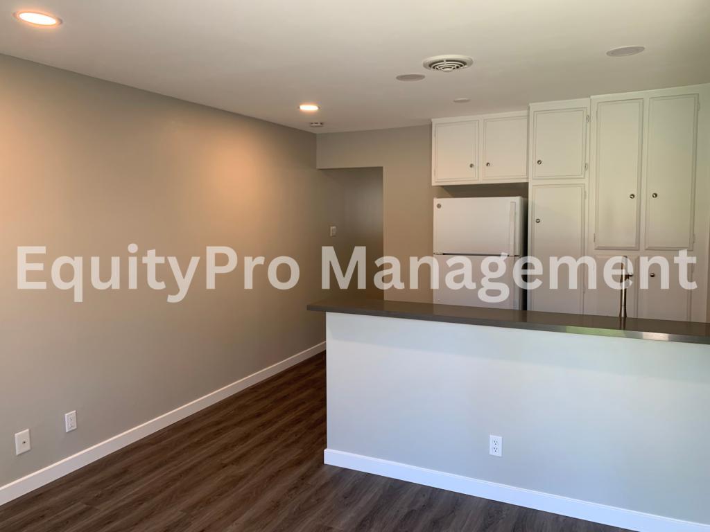 Foto principal - 7041 Pickering Ave