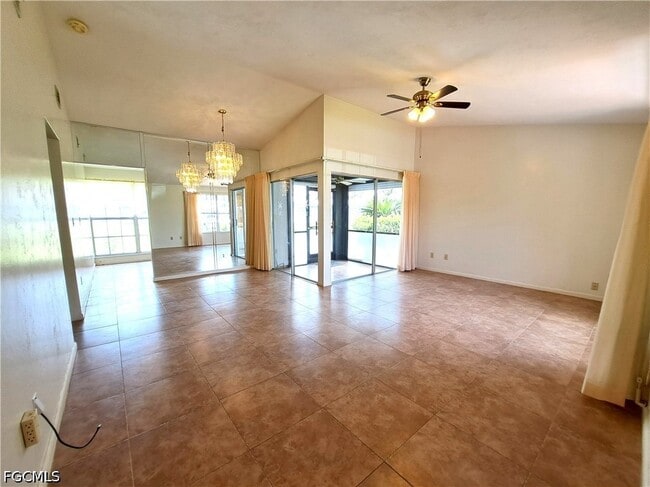Foto del edificio - 10525 Putnam Ct