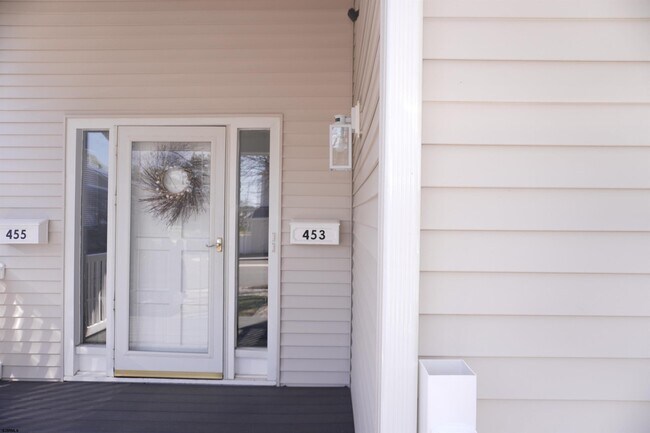Building Photo - 453 Berkshire Dr